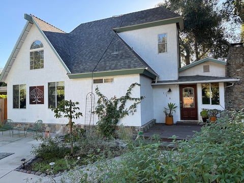 Magical Ojai Retreat | Sauna + Clawfoot Tub image 2