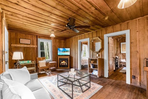 Linville Falls Summer Cottage - Pet Friendly image 4