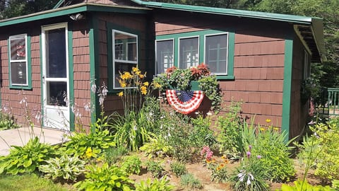 Ammonoosuc House, cozy cabin - no cleaning fee! image 2