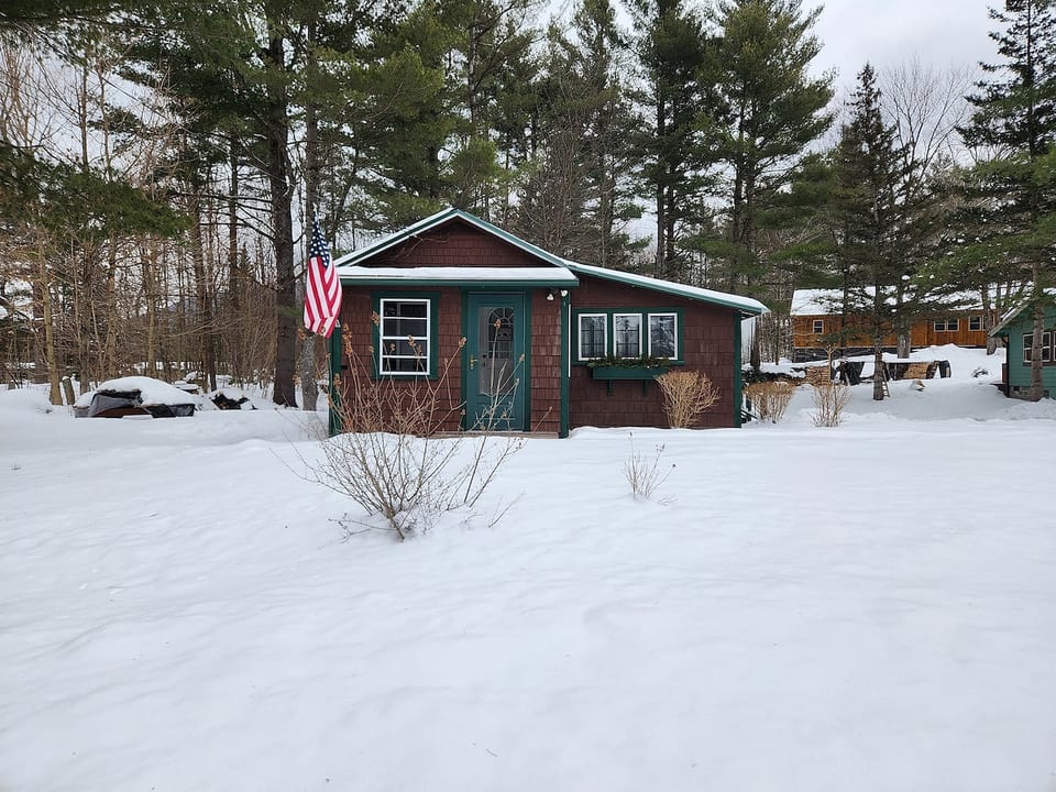 Ammonoosuc House, cozy cabin - no cleaning fee! image 11
