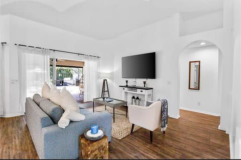 Rose Garden Retreat | Luxury Near Tarpon Point