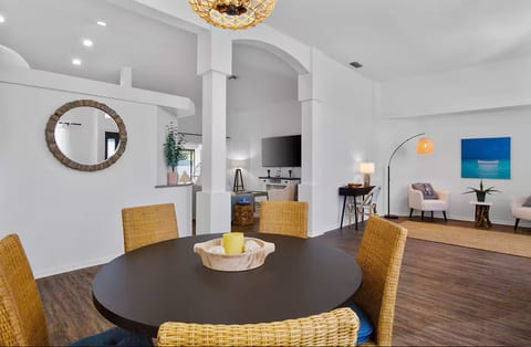 Rose Garden Retreat | Luxury Near Tarpon Point