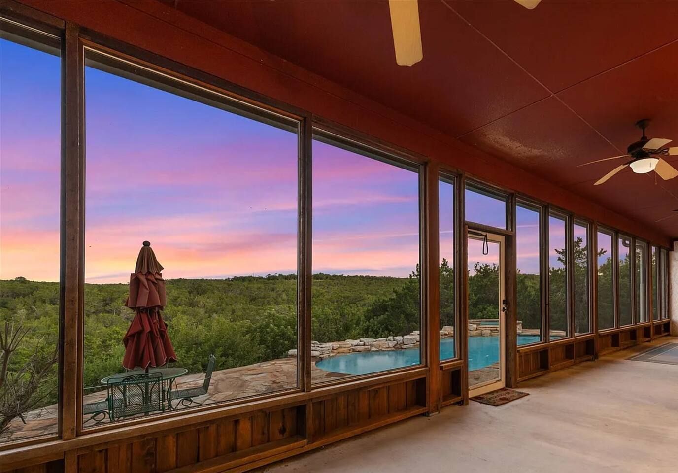 Hilltop Heated Saltwater Pool & Hot Tub w/ Games