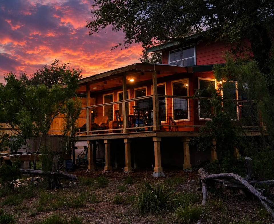 CottageCore Wooded Cabin w/ Loft & Hot Tub - Dripping Springs