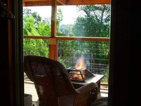 CottageCore Wooded Cabin w/ Loft & Hot Tub