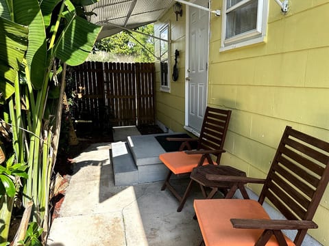 Artist Beach Retreat image 4