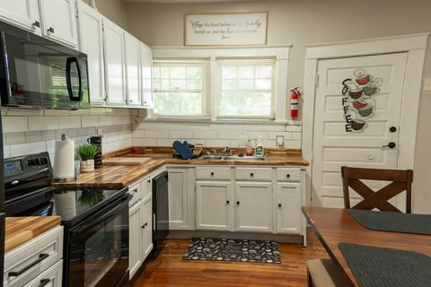 3BR West End Retreat | Near BeltLine & Downtown image 5