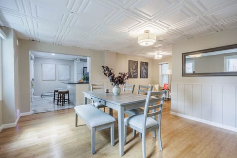 Brighton Retreat Near URMC & Pittsford Plaza