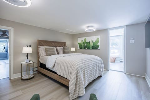 Brighton Retreat Near URMC & Pittsford Plaza
