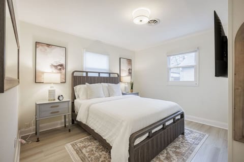 Serene 3BR Retreat, walk to URMC, RIT & Golisano