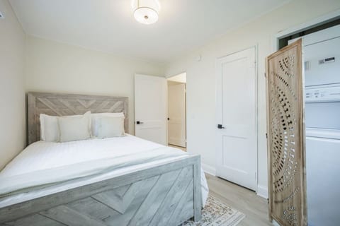 Serene 3BR Retreat, walk to URMC, RIT & Golisano