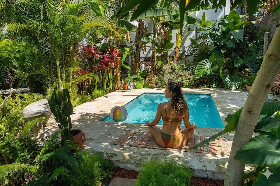Close to Sandy • Pool • Rooftop • Wifi •AC • Solar image 1