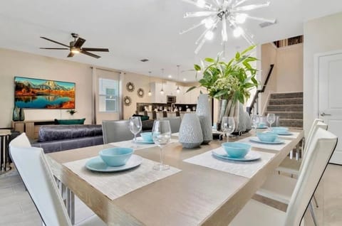 3. Deluxe suite near Disney+ FREE waterpark+ Pool image 4