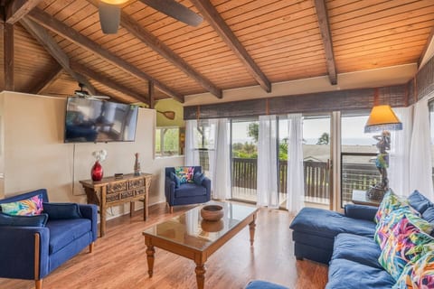 Hale Kona Lanai • Ocean Views • Accessible Comfort