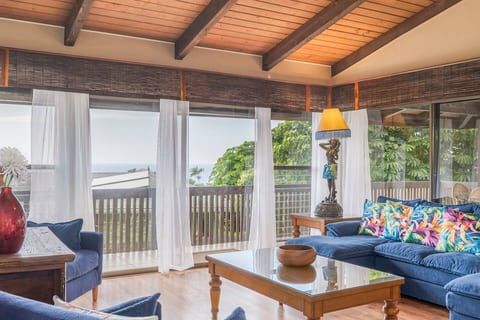 Hale Kona Lanai • Ocean Views • Accessible Comfort