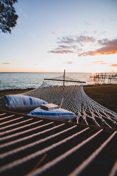 *Where Eagles Soar*
Peaceful Waterfront Retreat. image 1