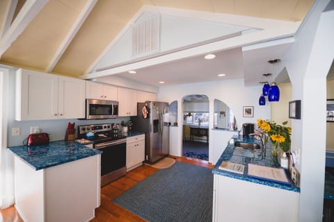 *Where Eagles Soar*
Peaceful Waterfront Retreat. image 5