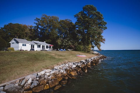 *Where Eagles Soar*
Peaceful Waterfront Retreat. image 2