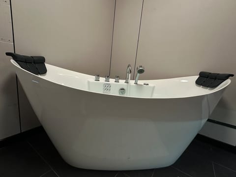 2 person jet tub