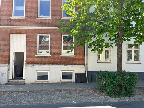 2-room Apartment with Private Kitchen & Bathroom image 5