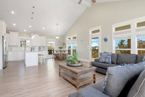 3 Bd/2.5 Bth, King Bed, Pet Friendly