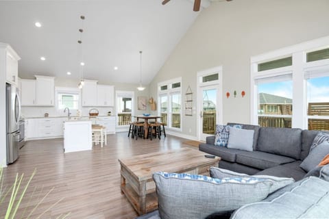 Two Adjacent Cabins, Sleeps 18