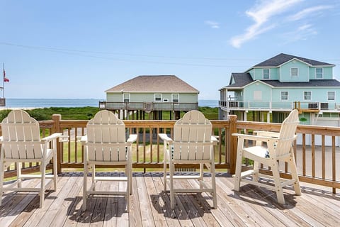 King Bed, Beach Views, The Lost Salt Surf Shack