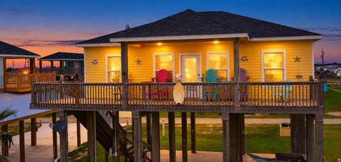 Sarenity - 3Bd/2Bth, 8 Guests, Pet Friendly