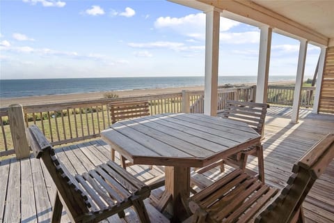 Beachfront Home w/ Huge Deck, Sleeps 10