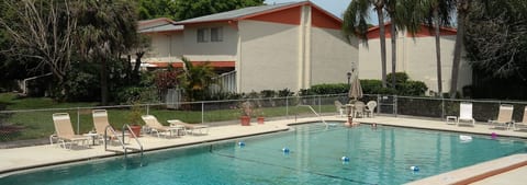 Holiday Home in Saint Peterburg - Enjoy the Pool! image 1