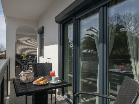 Villa Lili Apt 2 450 m vom Strand entfernt
