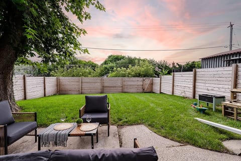 Modern Farmhouse MKE 3 BR 2.5 BA BayView LuxeHome image 3