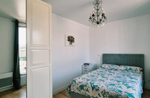 Room with a hotel-quality bed, quiet and bright (blackout shutters and curtains)