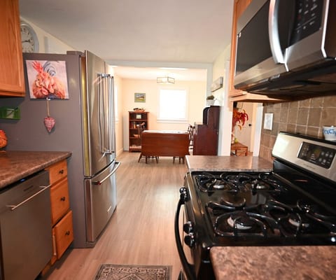 Charming Farmhouse Near NH Beaches & Portsmouth image 4