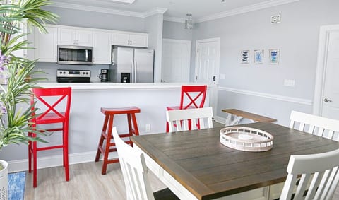 Kitchen, bar, dining combination