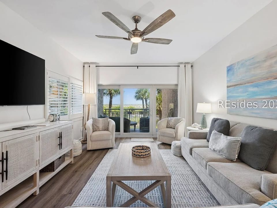 Oceanfront 3BR Villa | Beach Just Off Your Patio image 1