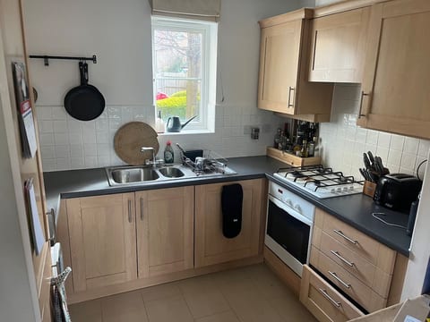 Entire 1 bed flat with garden in Peckham image 3