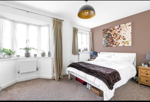 Entire 1 bed flat with garden in Peckham image 2