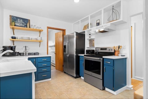 Make breakfast side-by-side, linger over coffee, cook dinner with music playing… this kitchen is where simple moments turn into the memories you’ll talk about long after you’ve gone home. The kitchen is fully stocked.