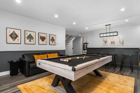 Private Lodge*Near Boyne*Indoor Pool*Game Rms*Pets