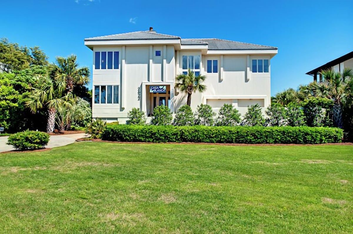 CASA BLANCA OCEANFRONT HOME WITH POOL