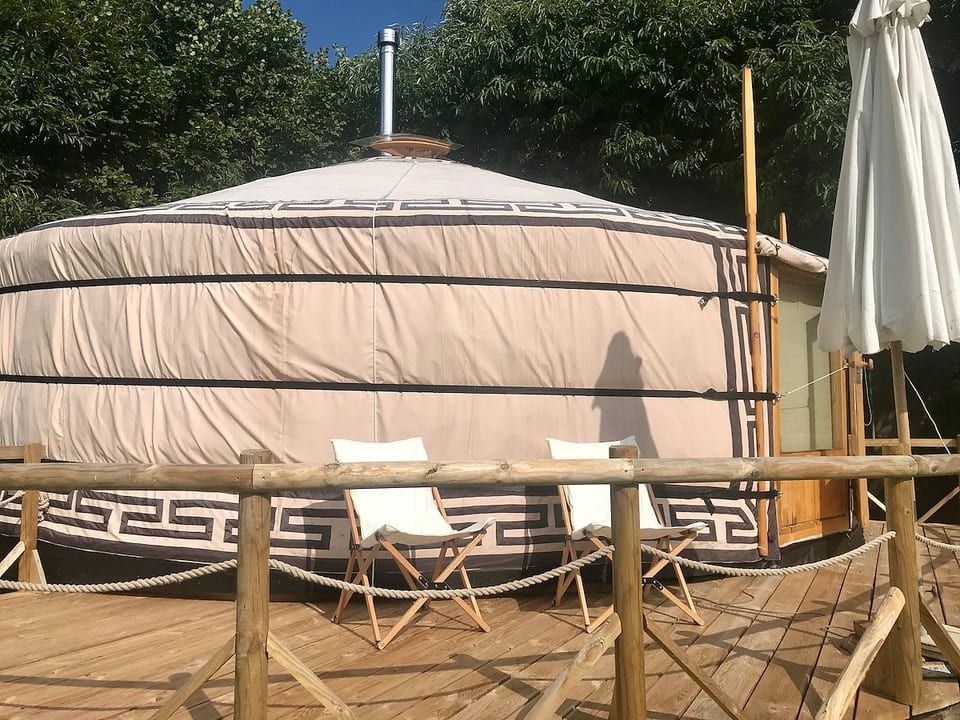 Charming Morvandelle Yurt Retreat