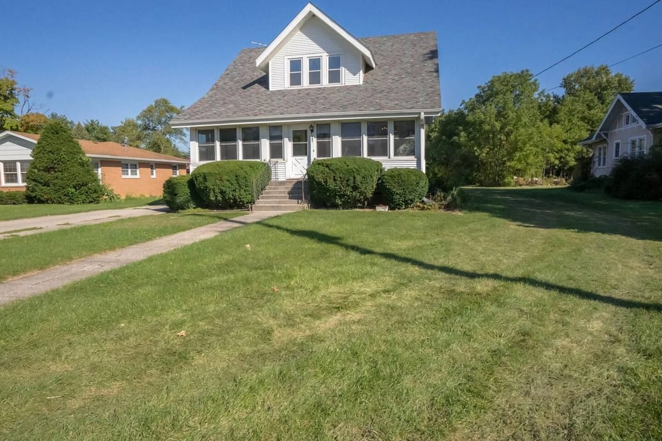 Country Home, Modern Upgrades - Kouts