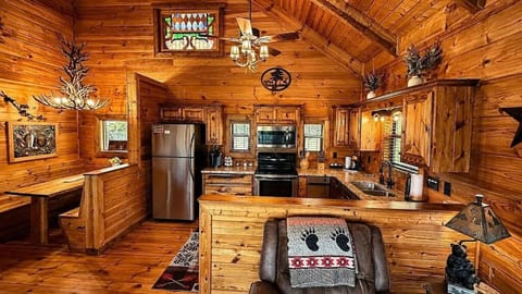 Riverside 3 Bed Cabin - Jacuzzi & Dockside Firepit image 5
