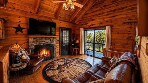 Riverside 3 Bed Cabin - Jacuzzi & Dockside Firepit image 4