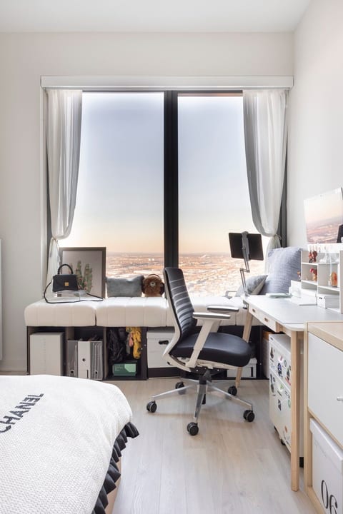 Big Room Affordable Luxury Sytle image 4