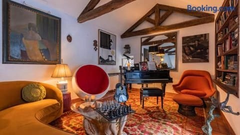 Sintra Center Studio | Garden, Jacuzzi & BBQ