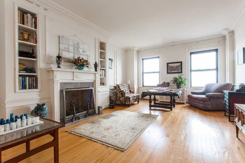 Spacious living room