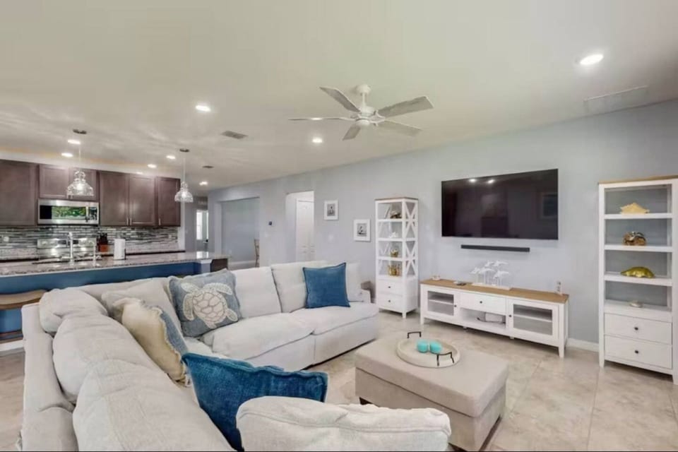 Coastal Haven Retreat - Port St. Lucie