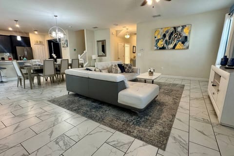 The Grand Retreat at ChampionsGate w/pool